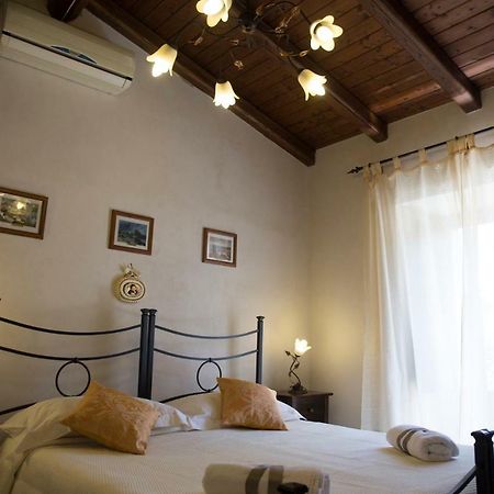 Bed and Breakfast Casa Al Centro Storico Nicolosi Exterior foto