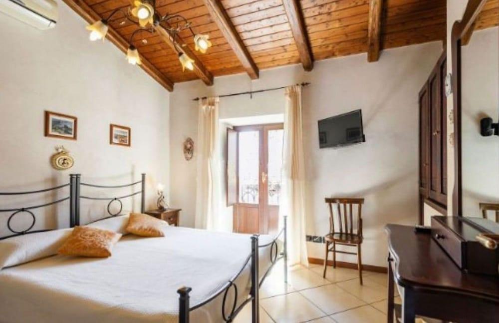 Bed and Breakfast Casa Al Centro Storico Nicolosi Exterior foto