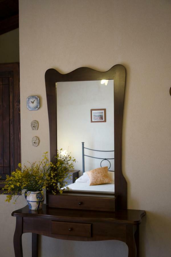 Bed and Breakfast Casa Al Centro Storico Nicolosi Exterior foto